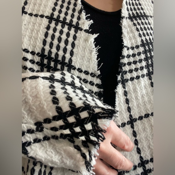 Lightweight jacket New With Tags. Never worn. Goes well with dress and leggings - Picture 6 of 9